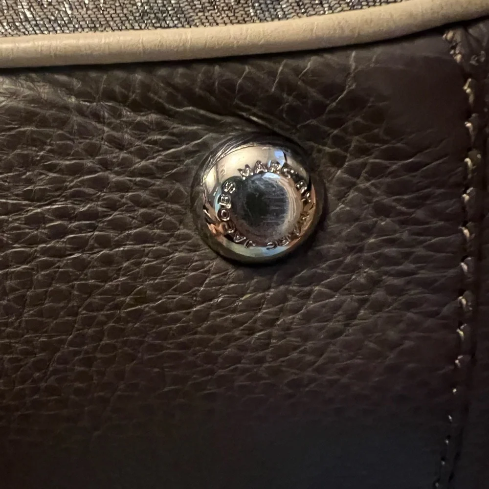 Marc by Marc Jacobs Silver Logo Shoulder Tote Bag - Picture 6 of 9